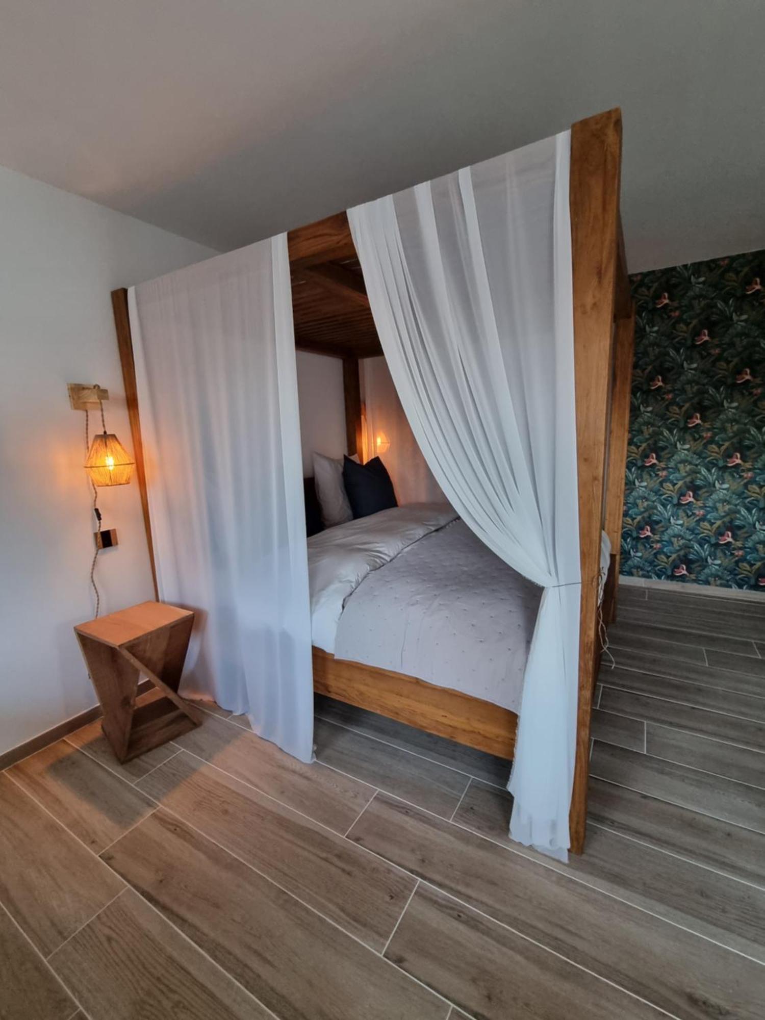 Le Cocoon - Jacuzzi, Sauna Et Piscine Privee Карпантра Экстерьер фото