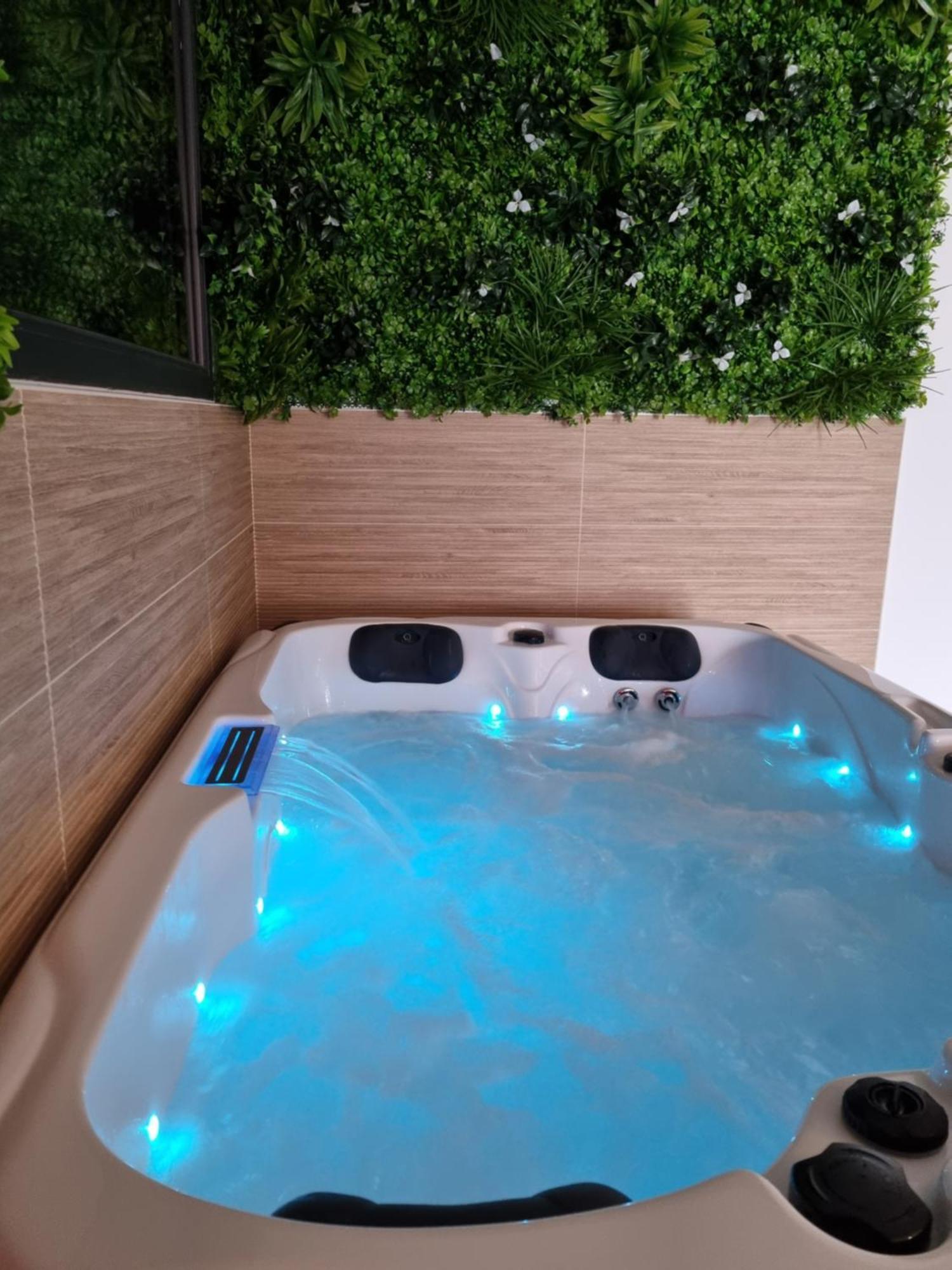 Le Cocoon - Jacuzzi, Sauna Et Piscine Privee Карпантра Экстерьер фото